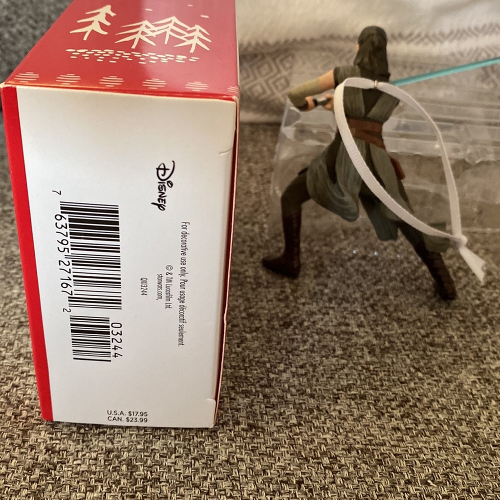 Hallmark Keepsake Star Wars Rey - Picture 7 of 7